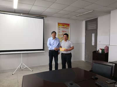 滁州市公路學(xué)會(huì)領(lǐng)導(dǎo)來(lái)我校慰問(wèn)科技工作者梁冠軍副教授